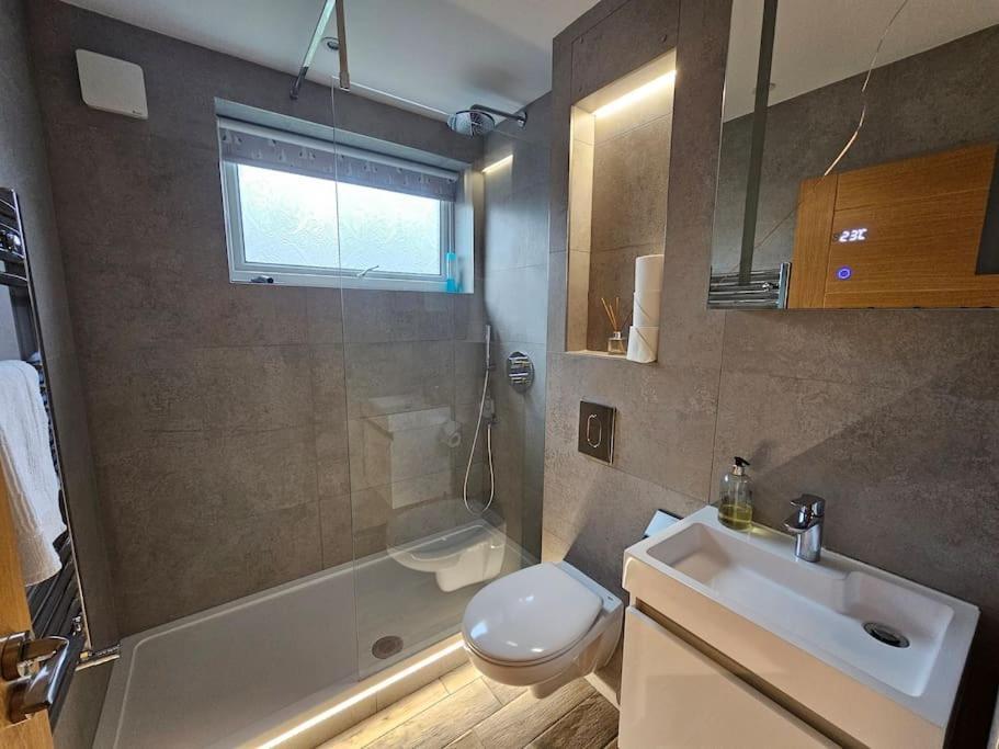 Apartment Neon Heights 2 Bed Luton Town Centre *