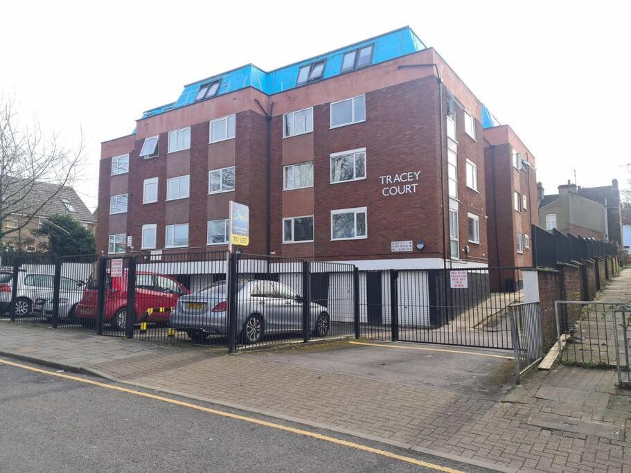 Apartment Neon Heights 2 Bed Luton Town Centre *